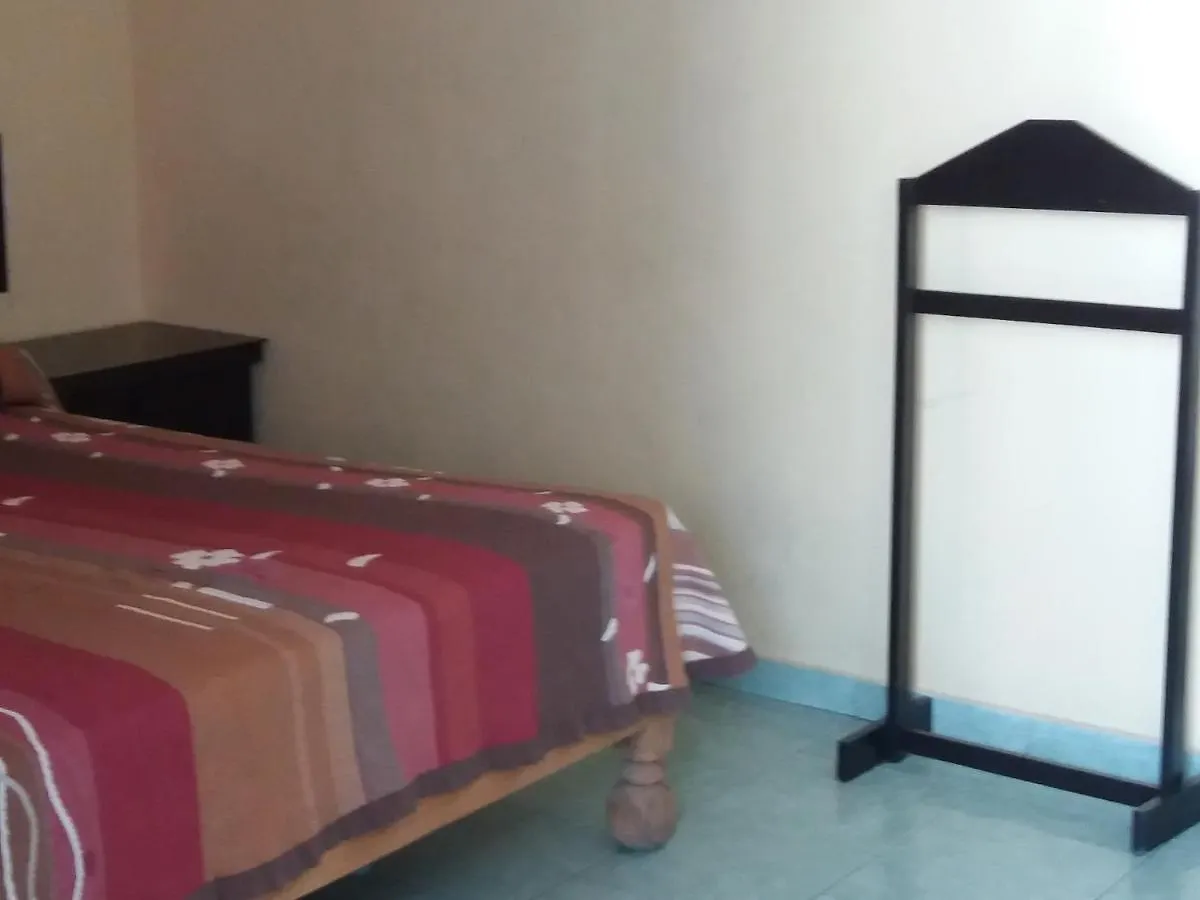 Hotel Guadalajara Junto Glorieta La Minerva