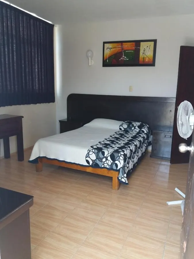 Hotel Guadalajara Junto Glorieta La Minerva Messico