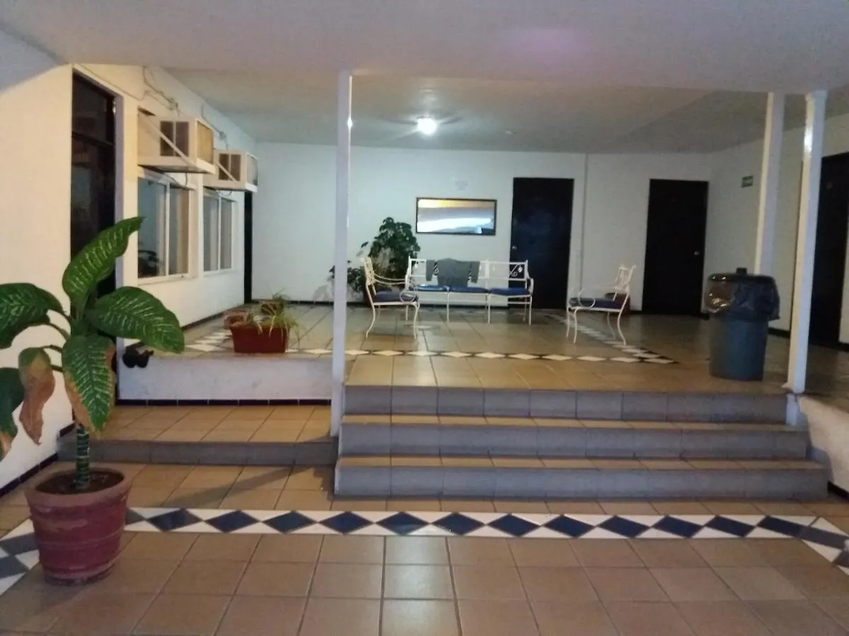 Hotel Guadalajara Junto Glorieta La Minerva Messico
